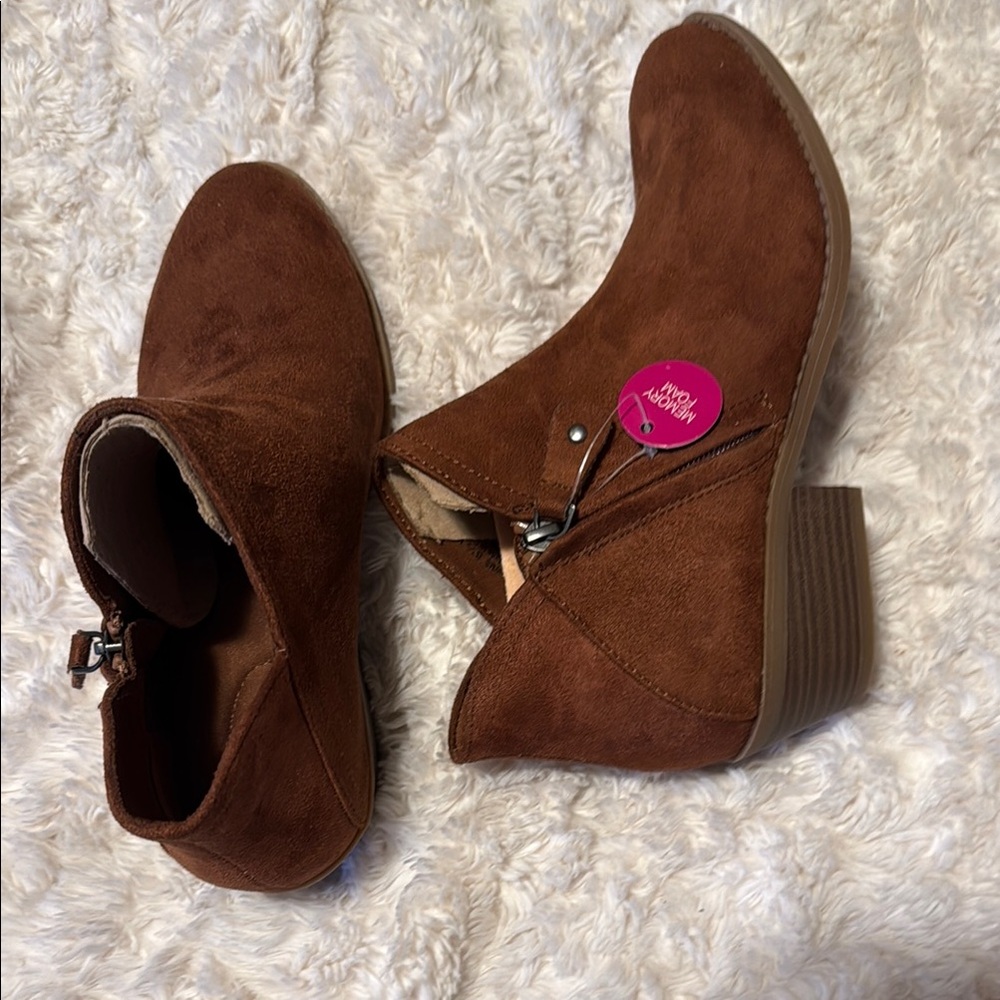 SO Brown Tan Ankle Booties with Side-Zip Closure